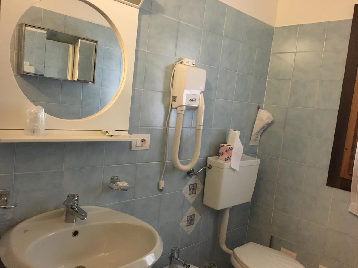 Albergo La Perla Краведжиа Экстерьер фото