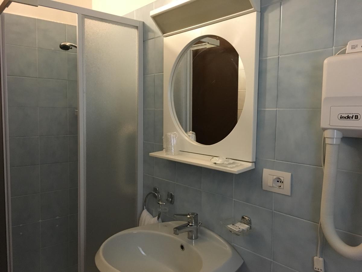 Albergo La Perla Краведжиа Экстерьер фото